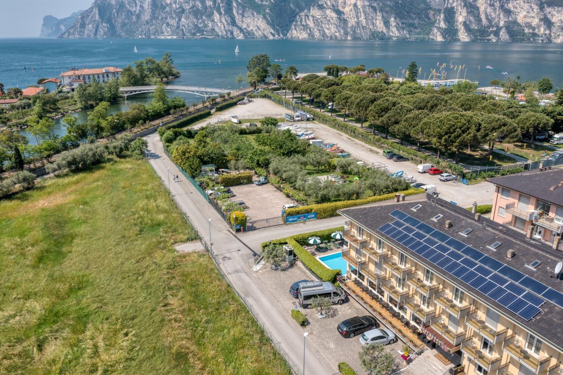 Hotel Roma Torbole Sul Garda Kültér fotó